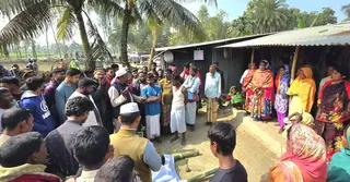 নওগাঁয় সড়ক দুর্ঘটনায় নিহত ৫, এলাকায় শোকের মাতম